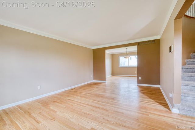 19965 Beverly Road, Beverly Hills Village, MI 48025