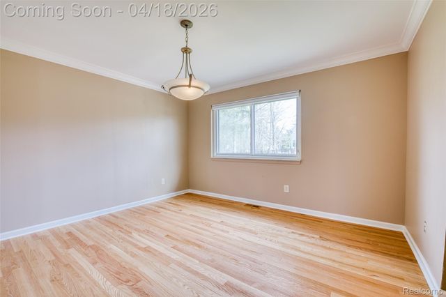 19965 Beverly Road, Beverly Hills Village, MI 48025