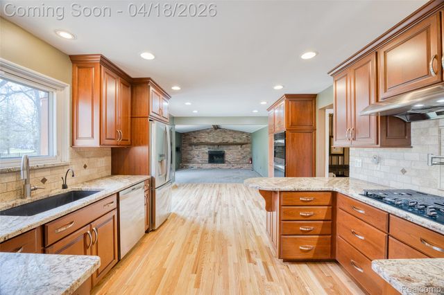 19965 Beverly Road, Beverly Hills Village, MI 48025
