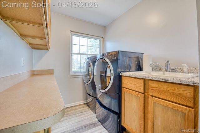 19965 Beverly Road, Beverly Hills Village, MI 48025