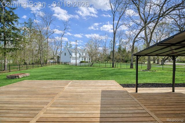 19965 Beverly Road, Beverly Hills Village, MI 48025