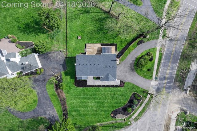 19965 Beverly Road, Beverly Hills Village, MI 48025