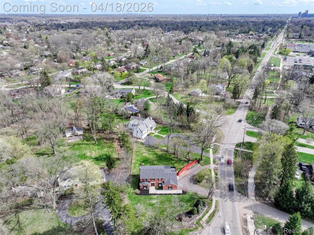 19965 Beverly Road, Beverly Hills Village, MI 48025