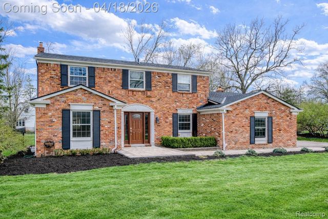 19965 Beverly Road, Beverly Hills Village, MI 48025