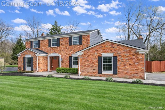 19965 Beverly Road, Beverly Hills Village, MI 48025