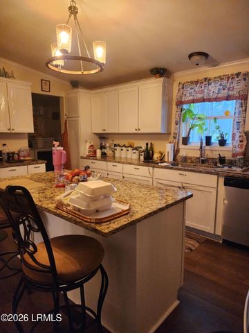 114 Dublin Street, Walterboro, SC 29488