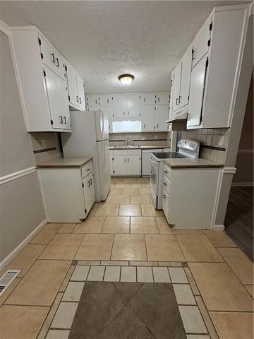 657 Utoy Court, Jonesboro, GA 30238