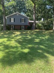 2210 GRAYFIELD Drive, Grayson, GA 30017