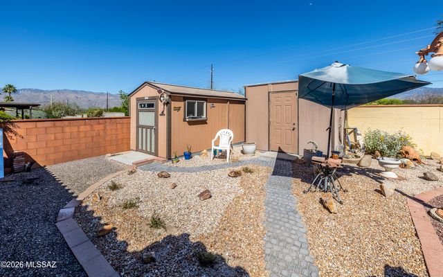 874 N Dusenburg Avenue, Tucson, AZ 85748