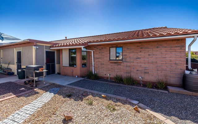 874 N Dusenburg Avenue, Tucson, AZ 85748