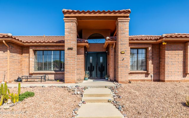 874 N Dusenburg Avenue, Tucson, AZ 85748