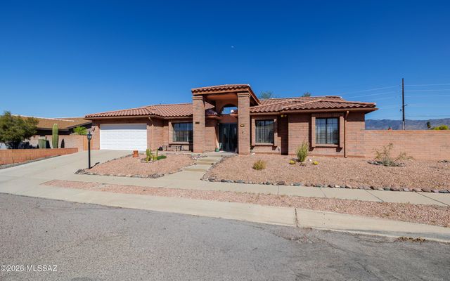 874 N Dusenburg Avenue, Tucson, AZ 85748