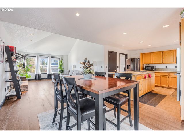511 Se 15TH St, Gresham, OR 97080