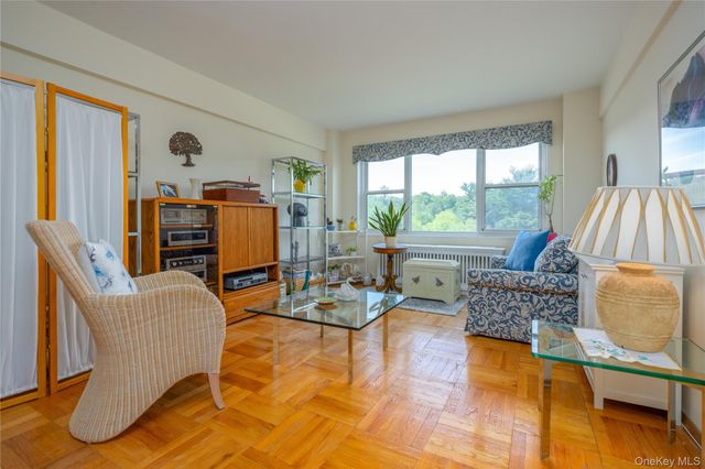 900 Palmer Road 6D, Bronxville, NY 10708