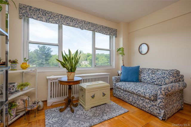 900 Palmer Road 6D, Bronxville, NY 10708