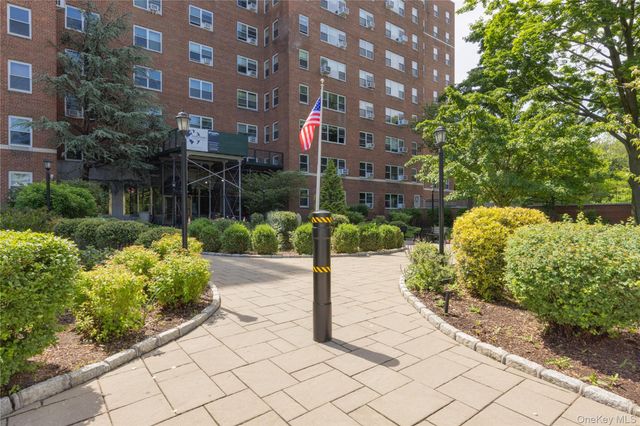 900 Palmer Road 6D, Bronxville, NY 10708