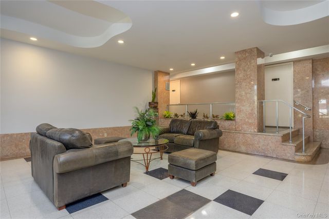 900 Palmer Road 6D, Bronxville, NY 10708