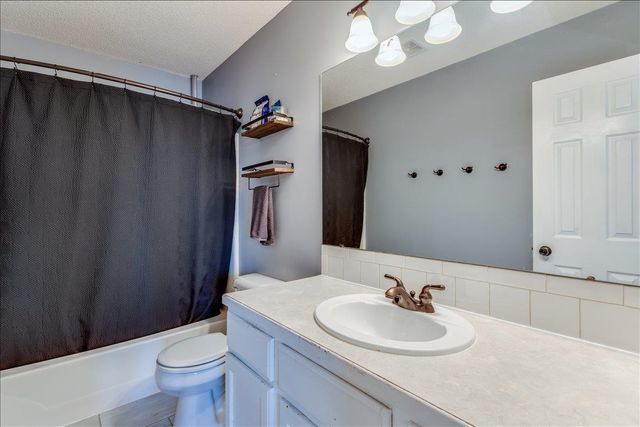 2369 S Milstead Ct, Wichita, KS 67209