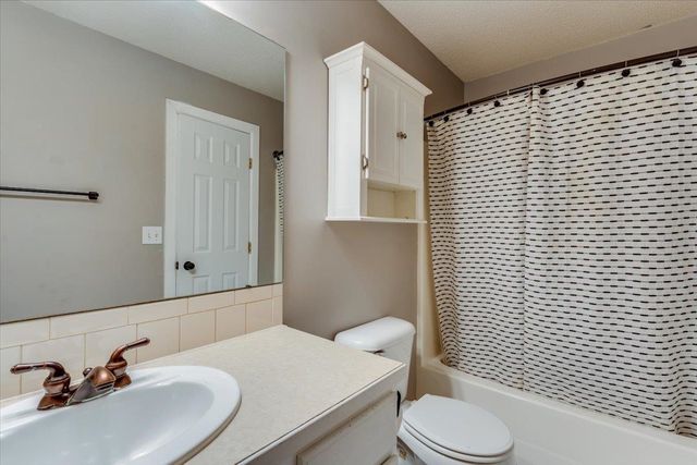 2369 S Milstead Ct, Wichita, KS 67209