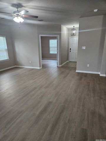 7911 Deepwell Dr, San Antonio, TX 78254