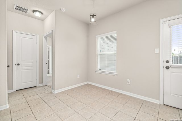 7911 Deepwell Dr, San Antonio, TX 78254