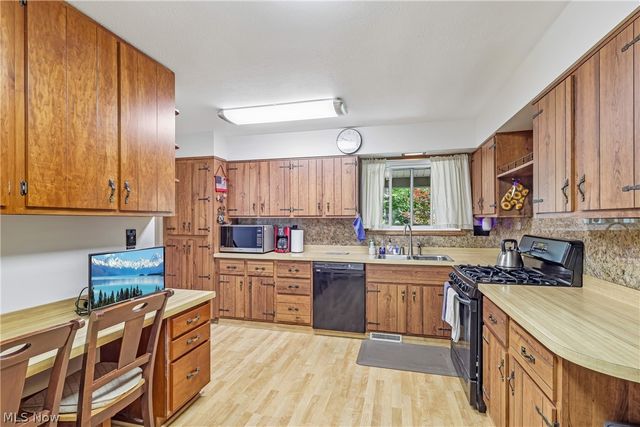 10249 Fairtree Drive, Strongsville, OH 44149