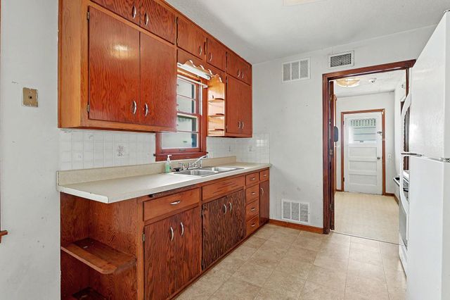 3255 S Gold, Wichita, KS 67217