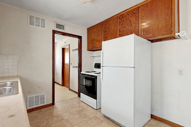 3255 S Gold, Wichita, KS 67217