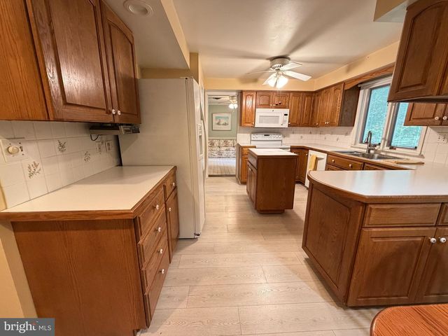 305 GARRISON WAY, Gulph Mills, PA 19428