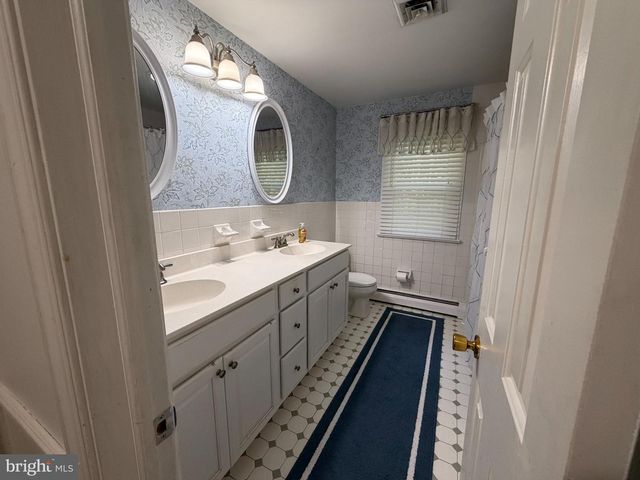 305 GARRISON WAY, Gulph Mills, PA 19428