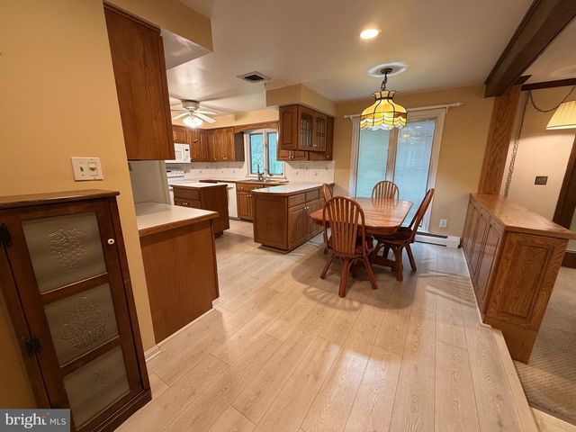 305 GARRISON WAY, Gulph Mills, PA 19428