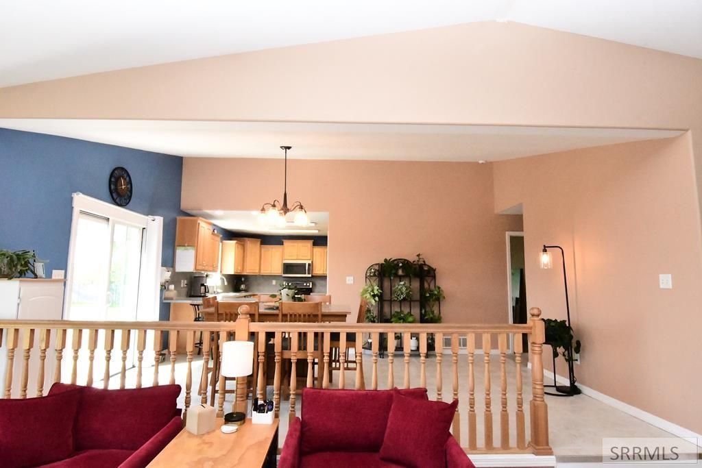 Image 13 of property listing at 769 E 1580 N, Shelley, ID 83274