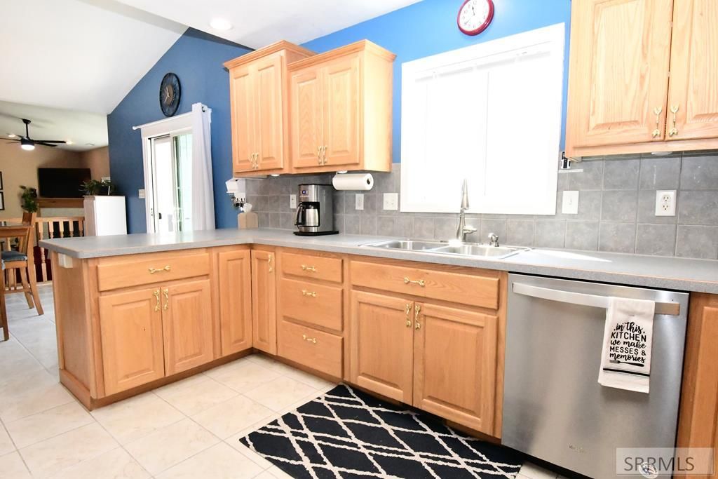 Image 18 of property listing at 769 E 1580 N, Shelley, ID 83274