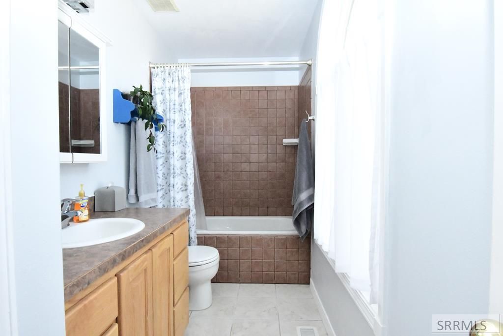 Image 30 of property listing at 769 E 1580 N, Shelley, ID 83274
