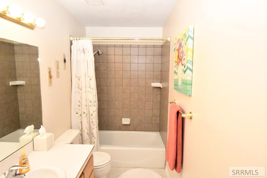 Image 36 of property listing at 769 E 1580 N, Shelley, ID 83274