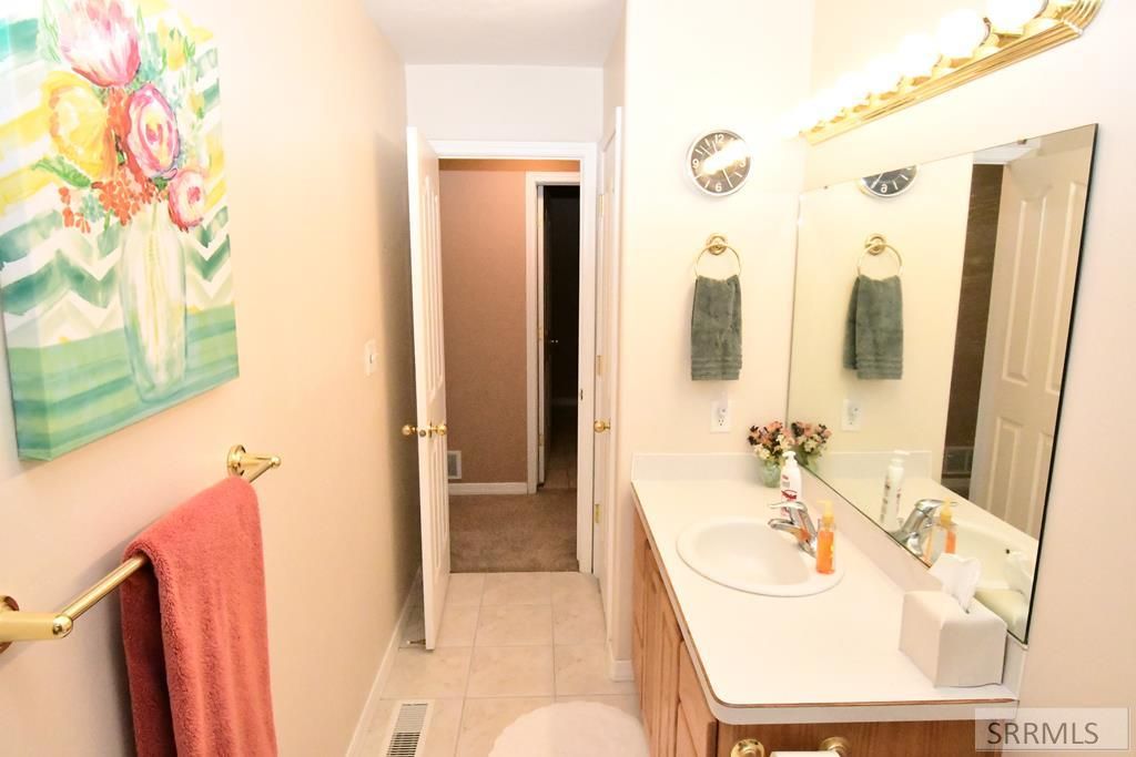 Image 38 of property listing at 769 E 1580 N, Shelley, ID 83274
