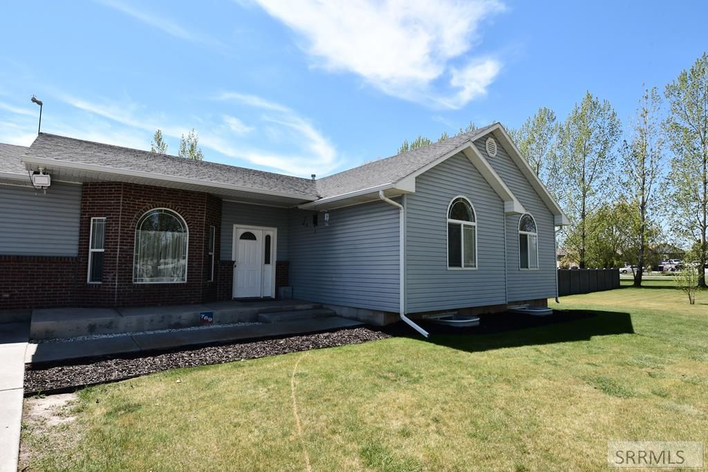 Image 5 of property listing at 769 E 1580 N, Shelley, ID 83274