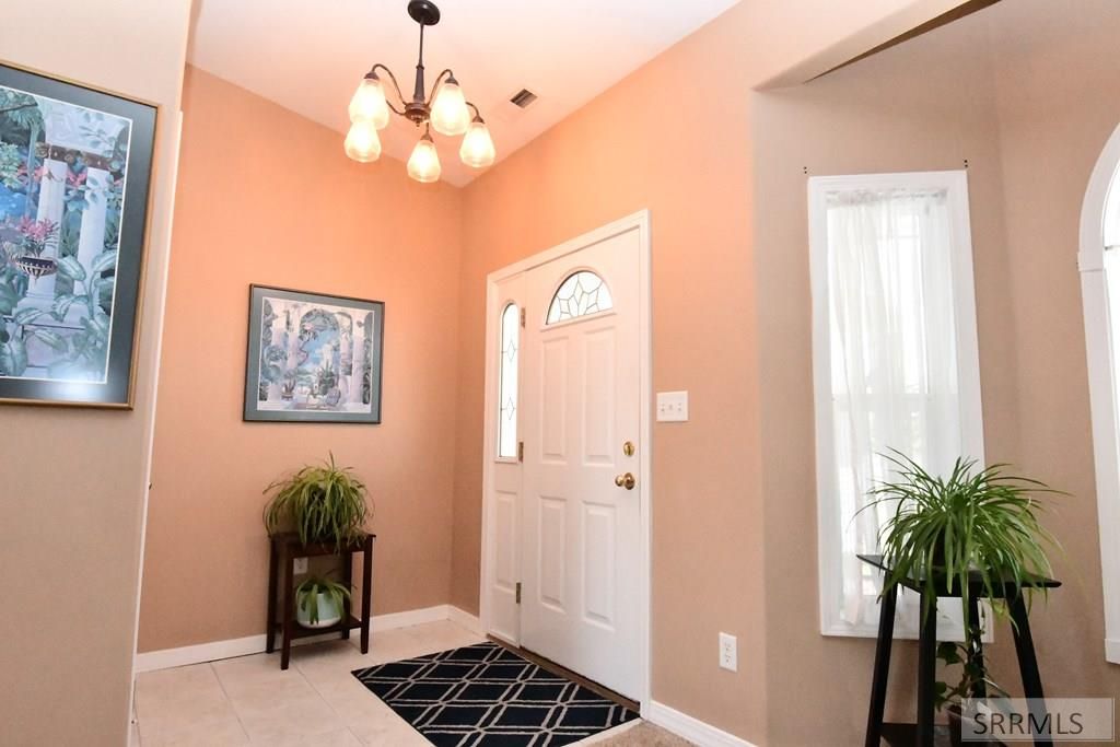 Image 6 of property listing at 769 E 1580 N, Shelley, ID 83274