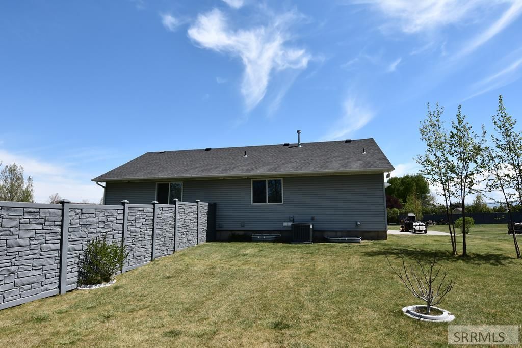 Image 66 of property listing at 769 E 1580 N, Shelley, ID 83274