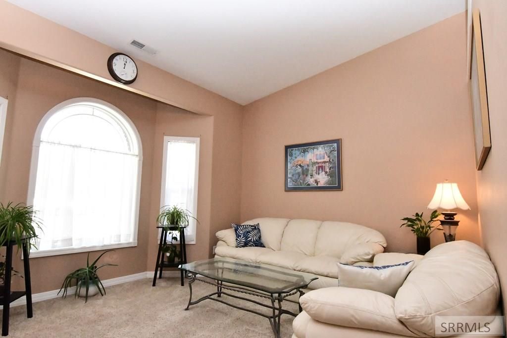 Image 7 of property listing at 769 E 1580 N, Shelley, ID 83274