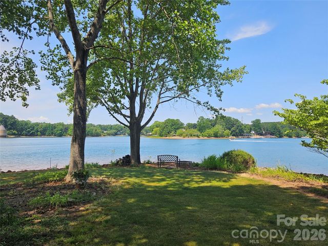 7631 Dellinger Road, Denver, NC 28037