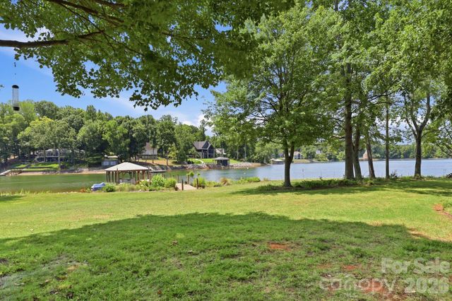 7631 Dellinger Road, Denver, NC 28037