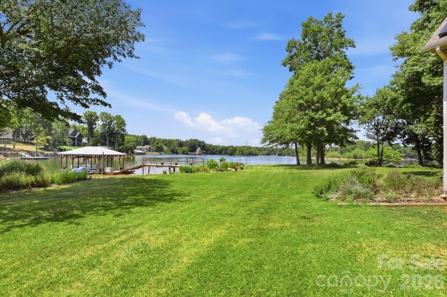 7631 Dellinger Road, Denver, NC 28037