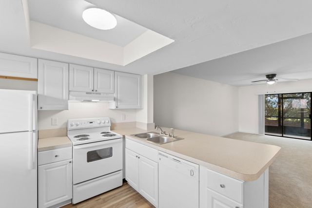 1101 2nd Ave N Apt 2004, Myrtle Beach, SC 29575