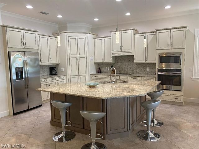 5069 Tortola CT, Naples, FL 34113