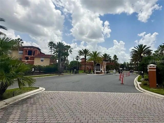 5560 METROWEST BOULEVARD 3-207, Orlando, FL 32811