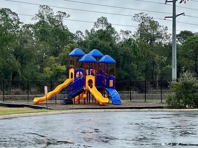 5560 METROWEST BOULEVARD 3-207, Orlando, FL 32811