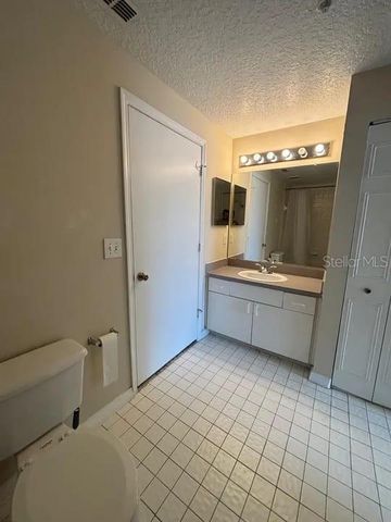 5560 METROWEST BOULEVARD 3-207, Orlando, FL 32811
