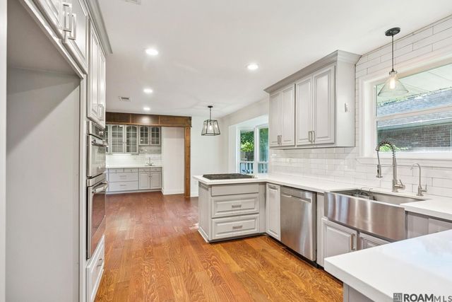 1343 Crescent Dr, Baton Rouge, LA 70806