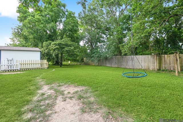 1343 Crescent Dr, Baton Rouge, LA 70806